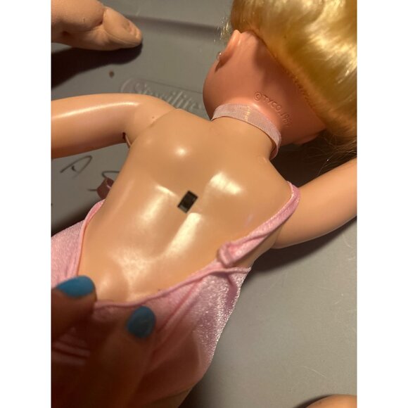 1989 TYCO Blonde My Pretty Ballerina Doll With Flower Rose - Picture 6 of 8